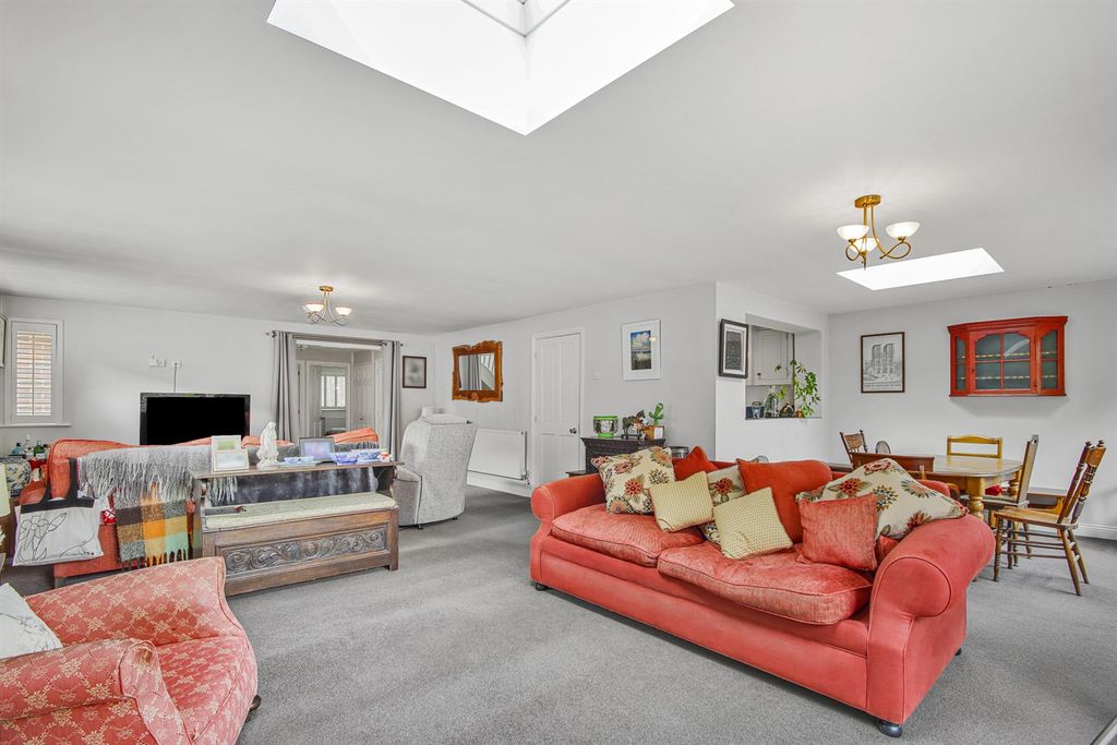 Property photo 2 of 17 65106_024.Jpg