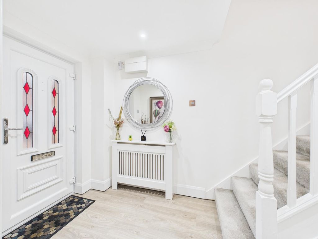 Property photo 2 of 32 Hallway