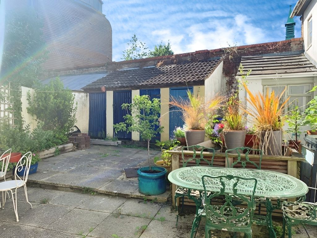 Property photo 2 of 15