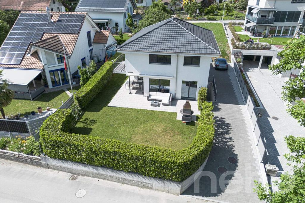 Property photo 2 of 12