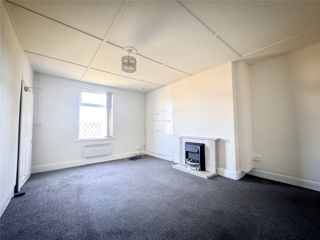 Property photo 3 of 11 Picture No. 12