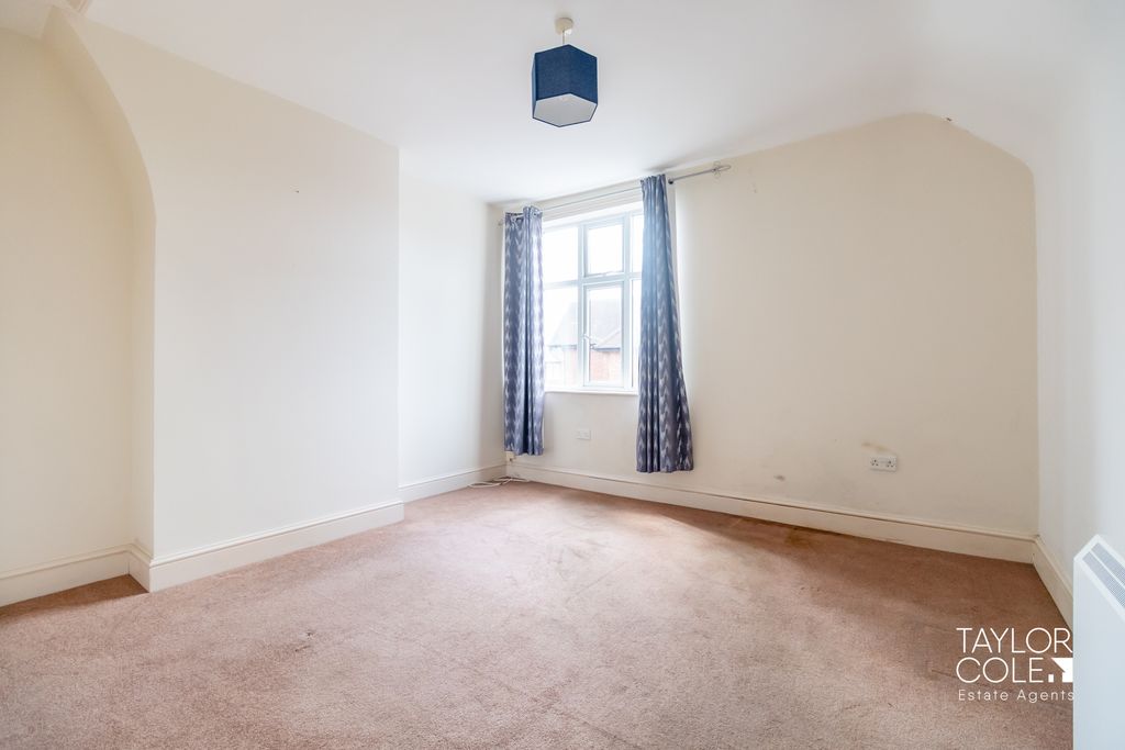 Property photo 3 of 13