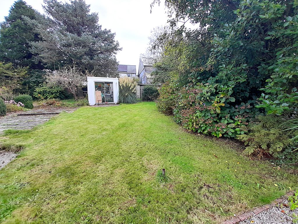 Property photo 2 of 13 Garden