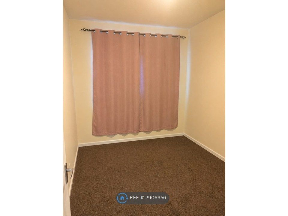 Property photo 3 of 5 Bedroom