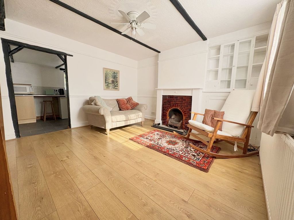 Property photo 2 of 23