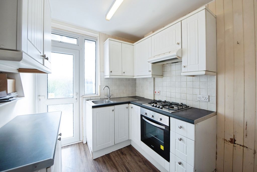 Property photo 2 of 16 Pbox-Img.Jpg