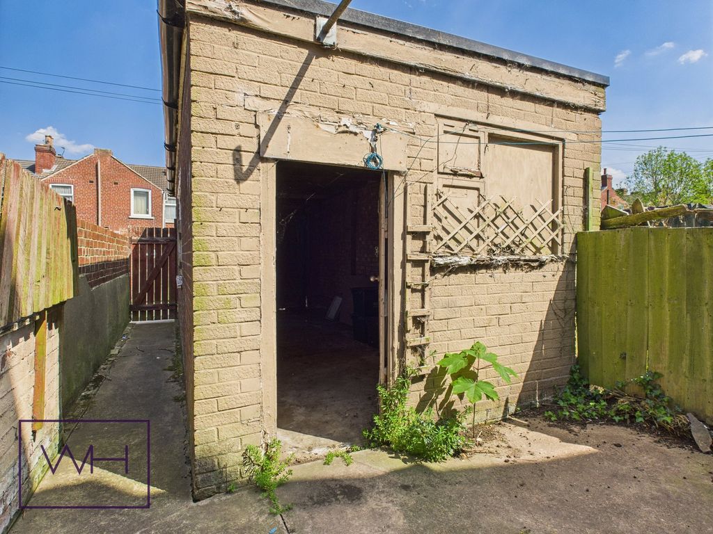 Property photo 2 of 8 Cam03785G0-Pr0256-Still007