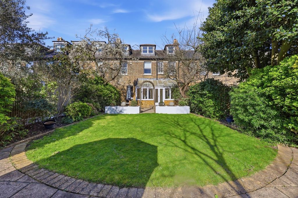 Property photo 3 of 33