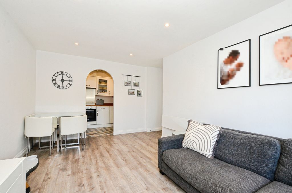 Property photo 3 of 11 Dsc_6869