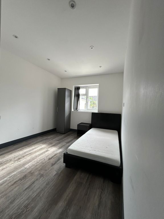 Property photo 1 of 4