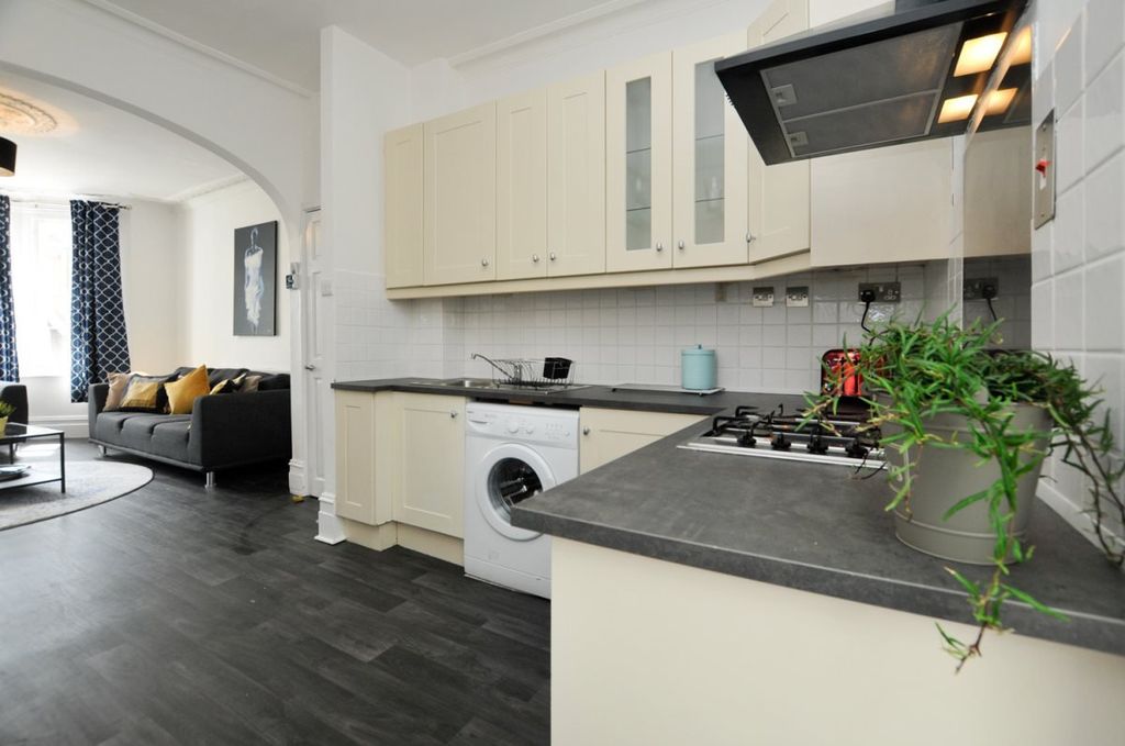 Property photo 3 of 4