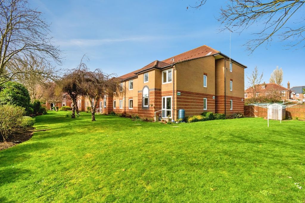 Property photo 1 of 14