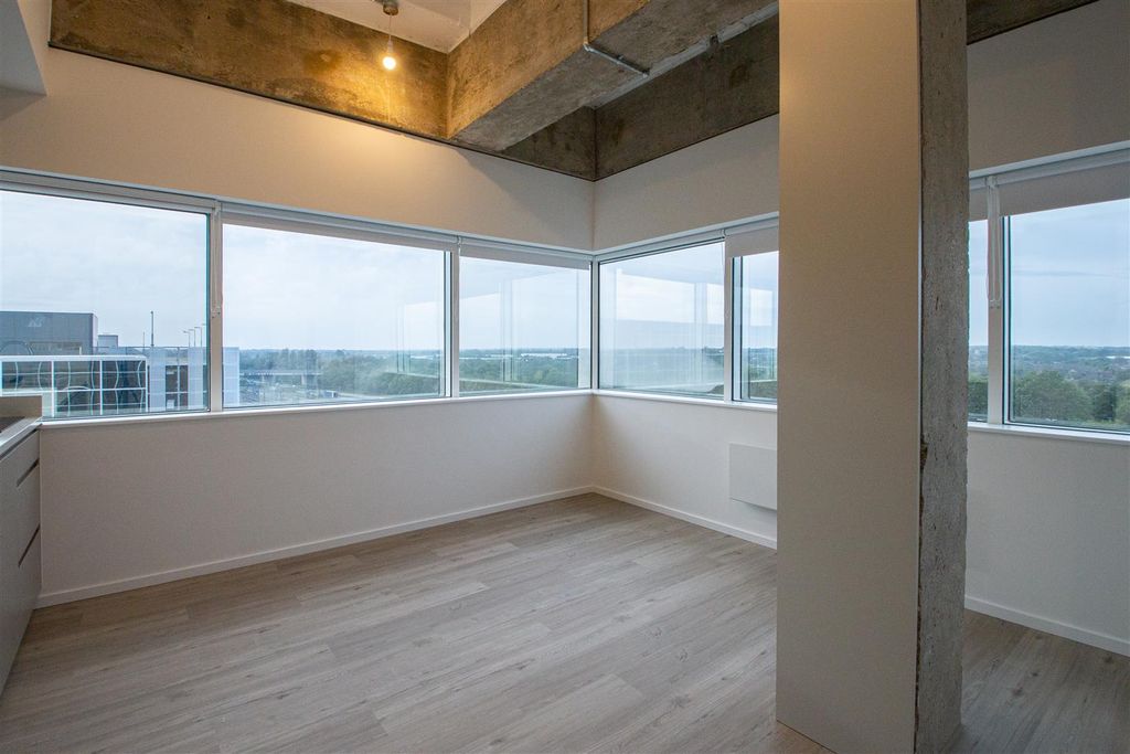 Property photo 3 of 21 401.Jpg