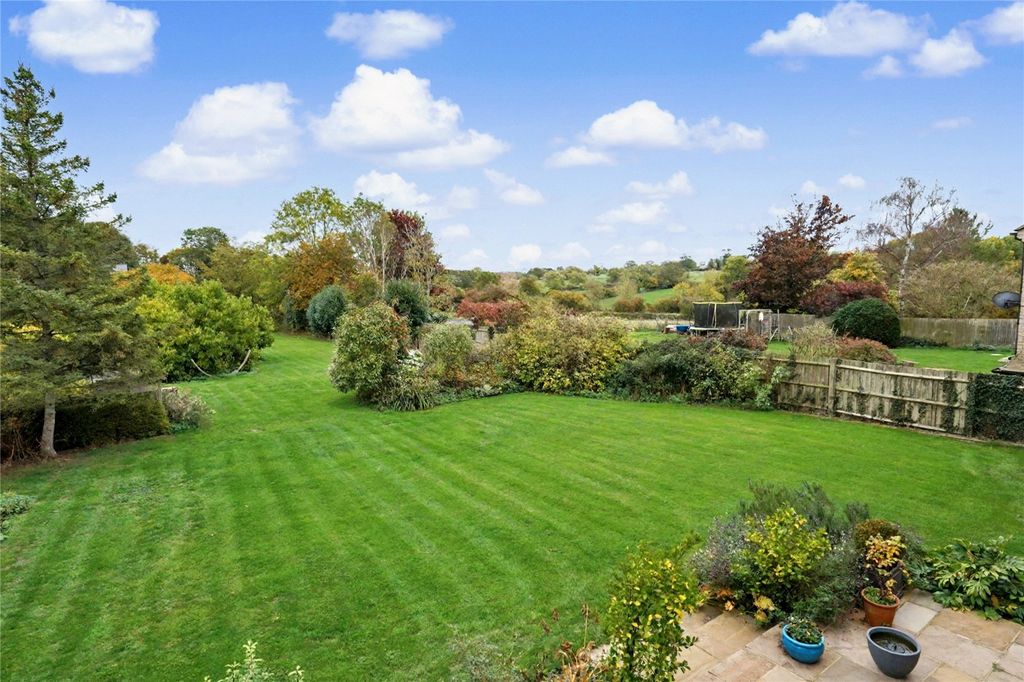 Property photo 2 of 18 Garden