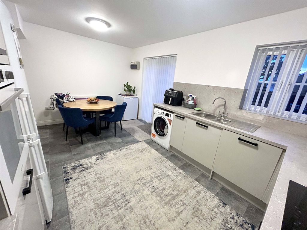 Property photo 3 of 11 Dining Space