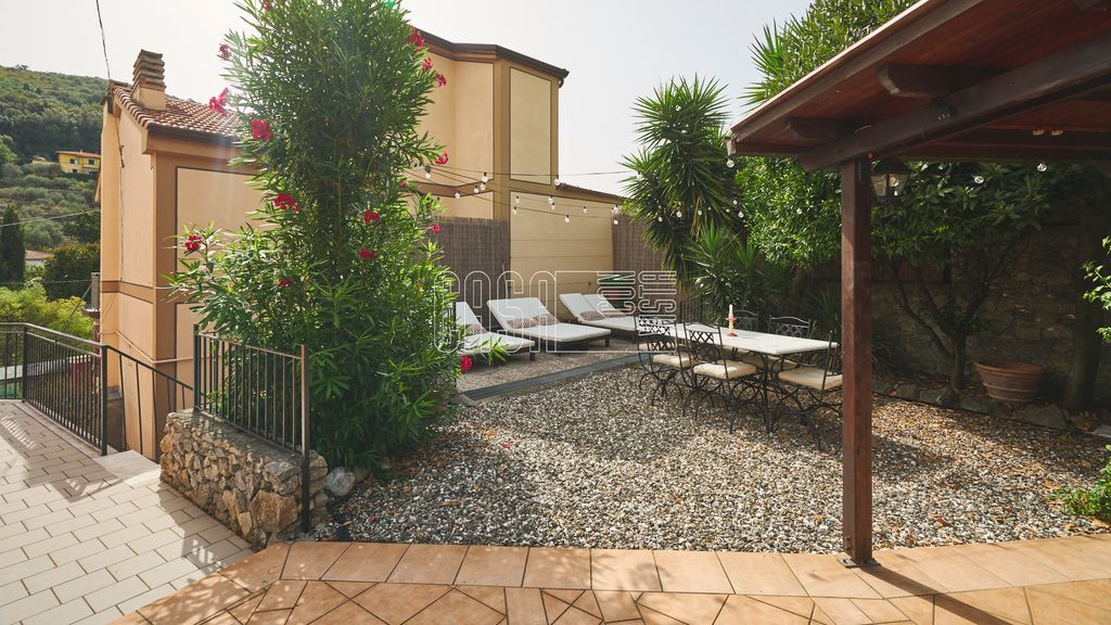 Property photo 2 of 48