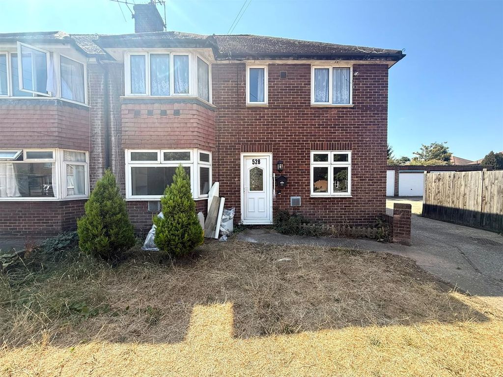 Property photo 1 of 7 External