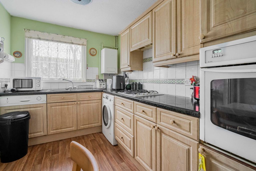 Property photo 3 of 29 Kitchen