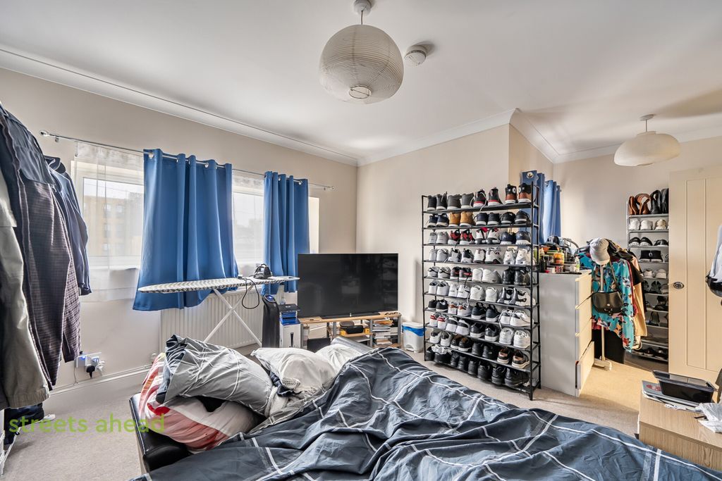 Property photo 3 of 10 Dcfa4cd3-Cac2-46c...