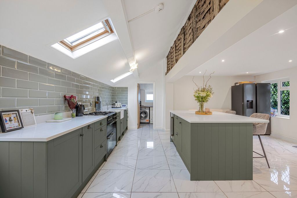 Property photo 3 of 22 6_74076.Jpg