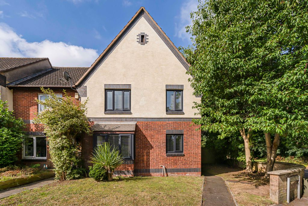 Property photo 1 of 15