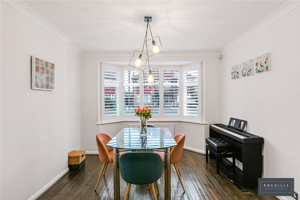 Property photo 2 of 34 Picture No. 21