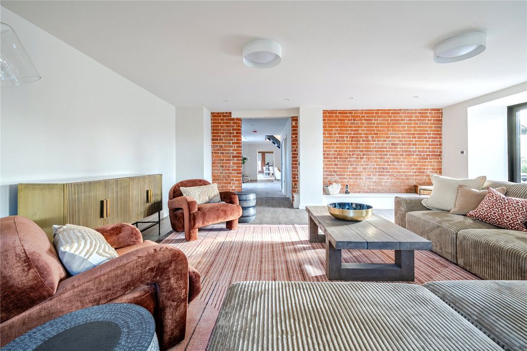 Property photo 3 of 9 Picture No. 26