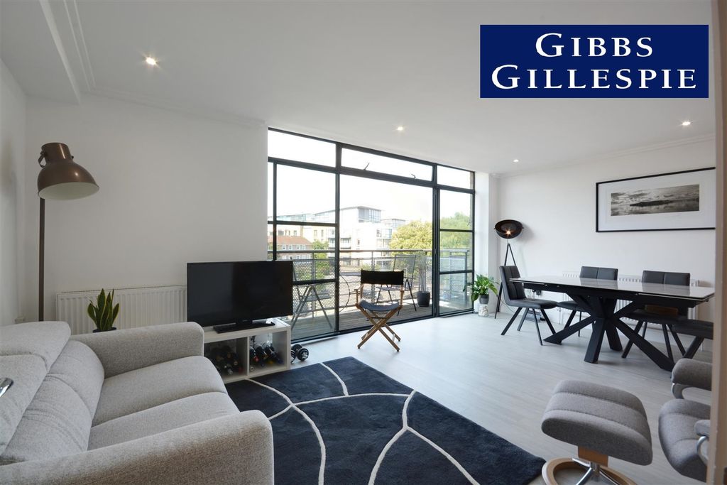 Property photo 1 of 8 1