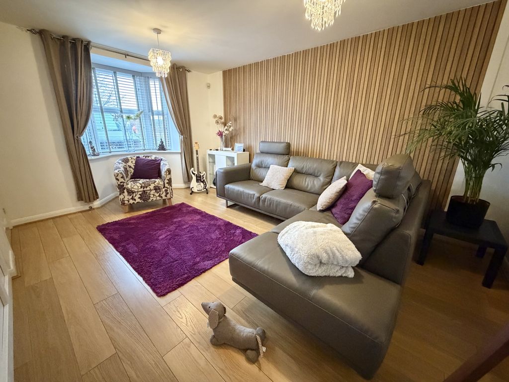 Property photo 2 of 25