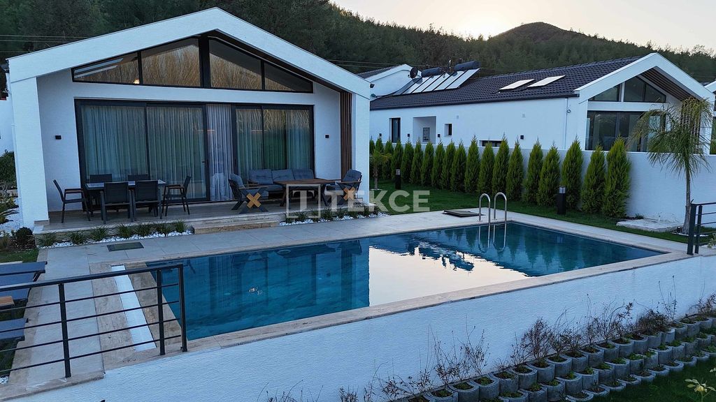 Property photo 2 of 47