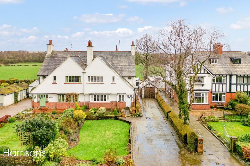 Property photo 1 of 58 3855600