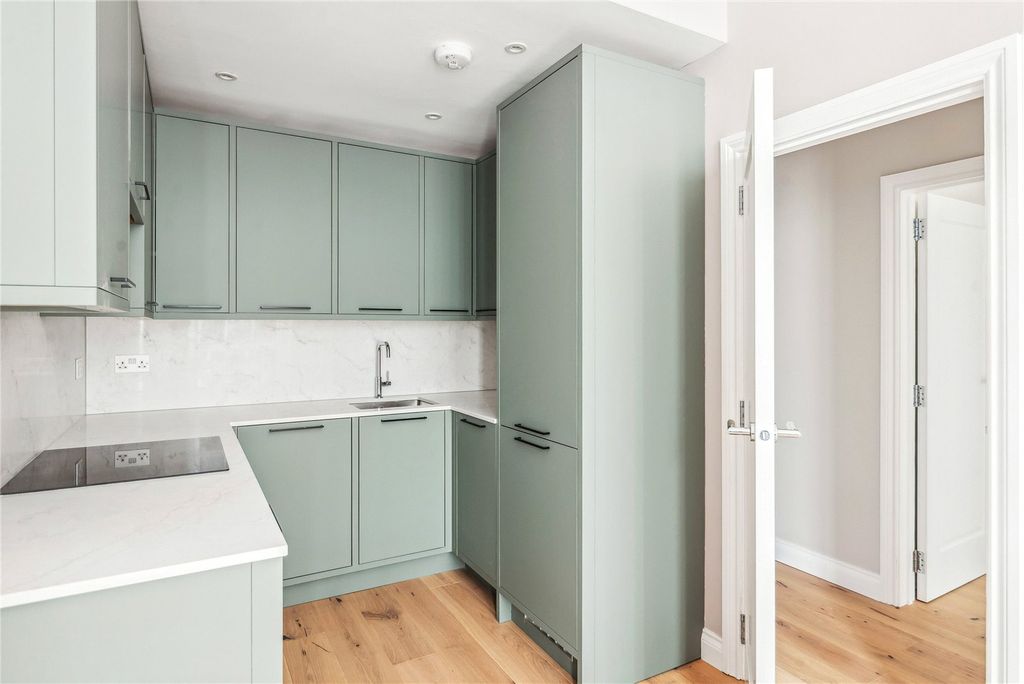 Property photo 2 of 17 Picture No. 27