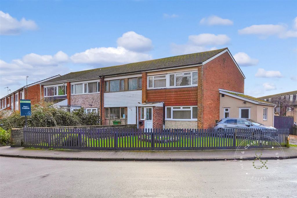 Property photo 1 of 30 Fairwood-Road-34.Jpg