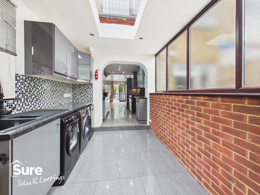 Property photo 3 of 15 5164312