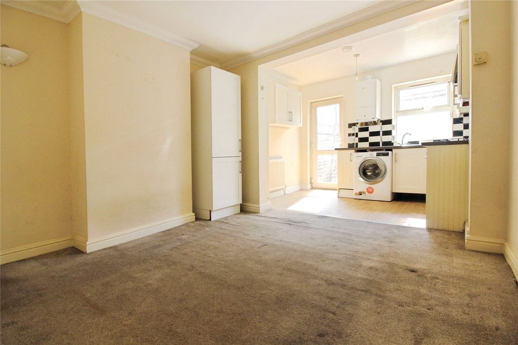 Property photo 3 of 9 Picture No. 16