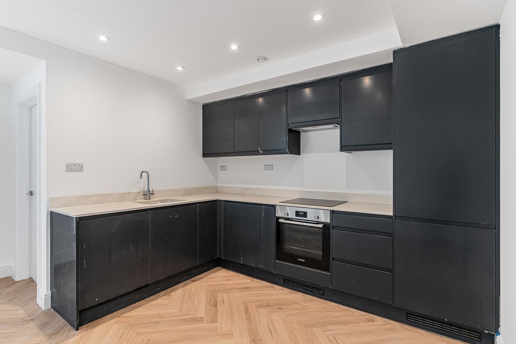 Property photo 3 of 25 Kitchen/Dining