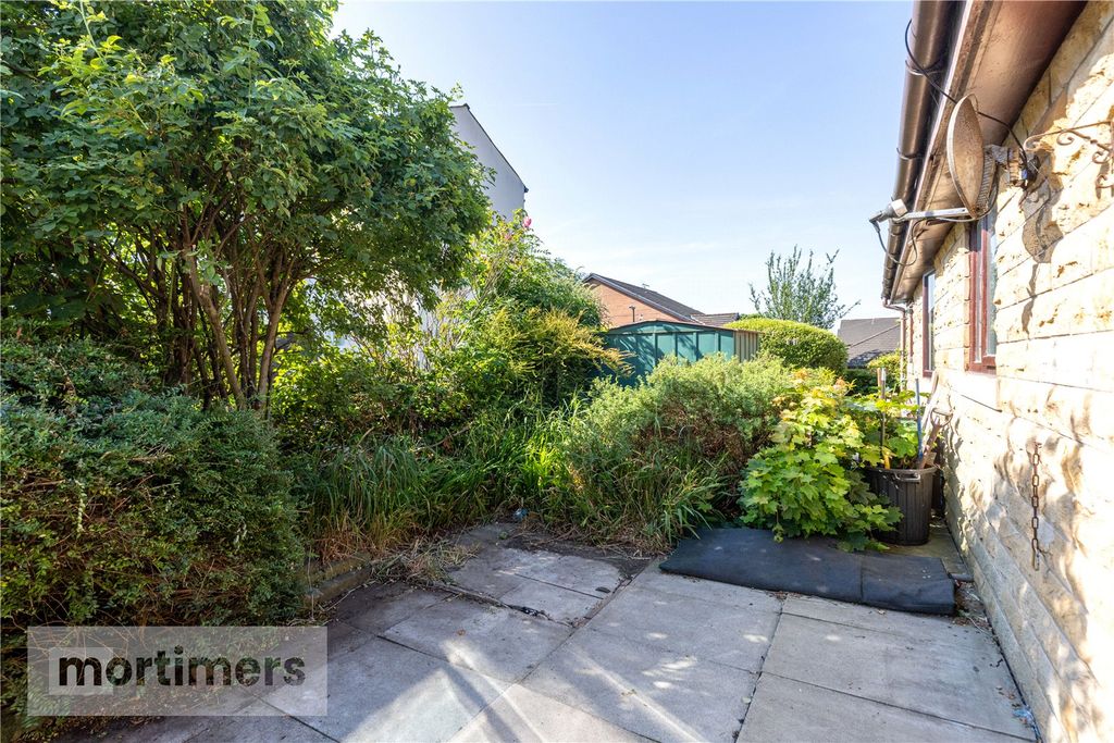 Property photo 3 of 16 Garden