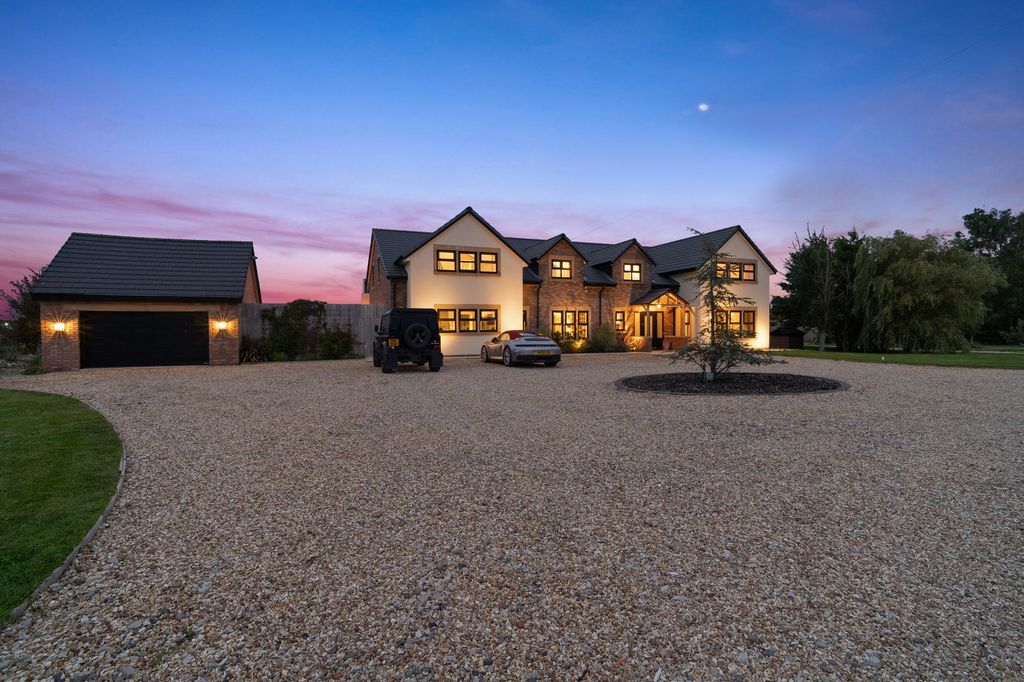 Property photo 1 of 71