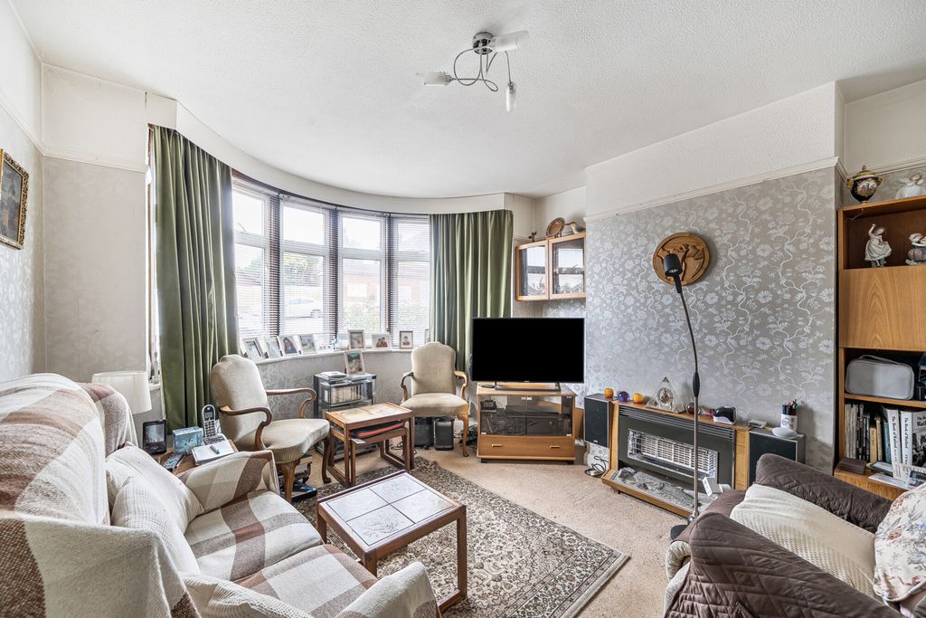 Property photo 2 of 13 1362125-1-68De87B...