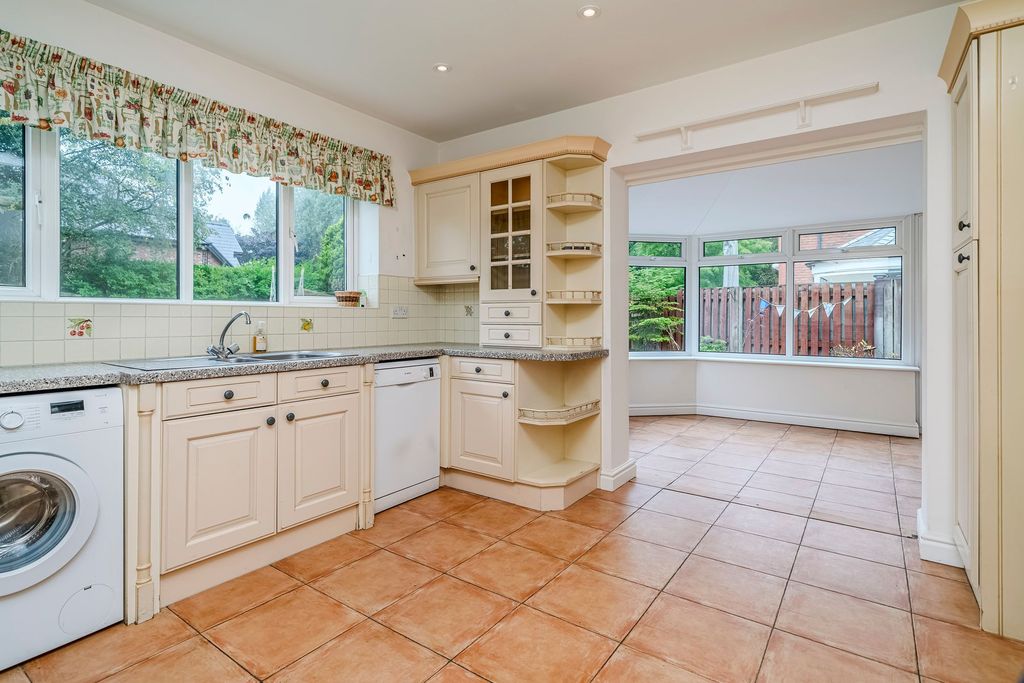 Property photo 3 of 40