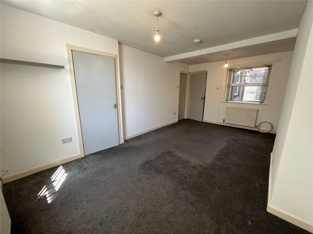 Property photo 2 of 16 Picture No. 05