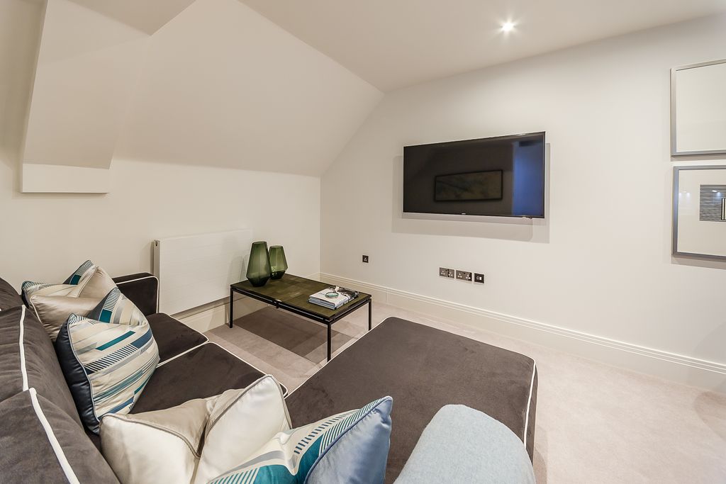 Property photo 2 of 18 Gallery
