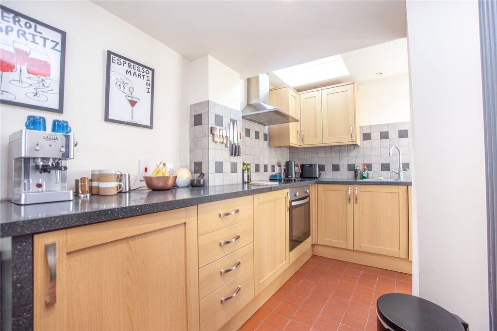 Property photo 3 of 13 Picture No. 34