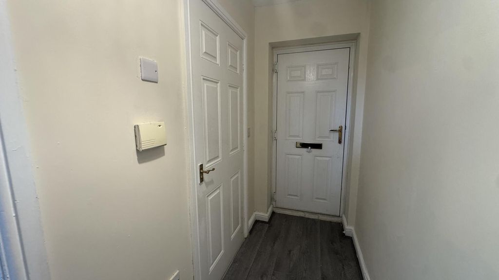 Property photo 2 of 16 Hallway