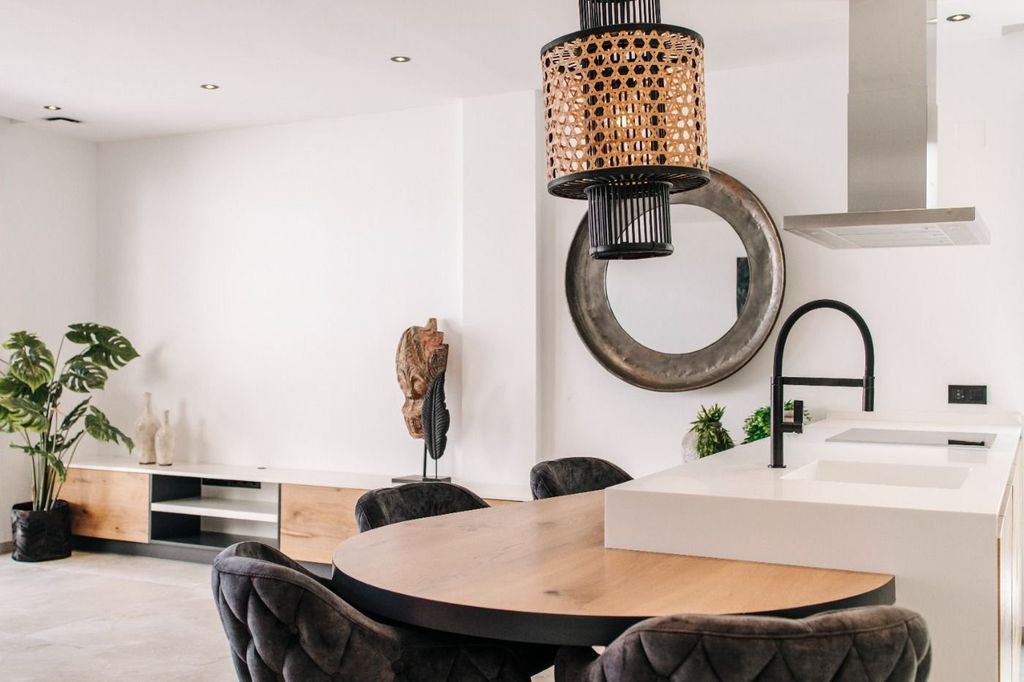 Property photo 3 of 25