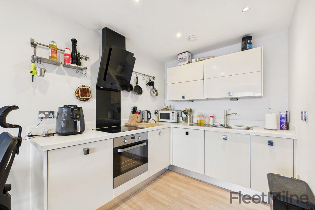 Property photo 3 of 13 Kitchen