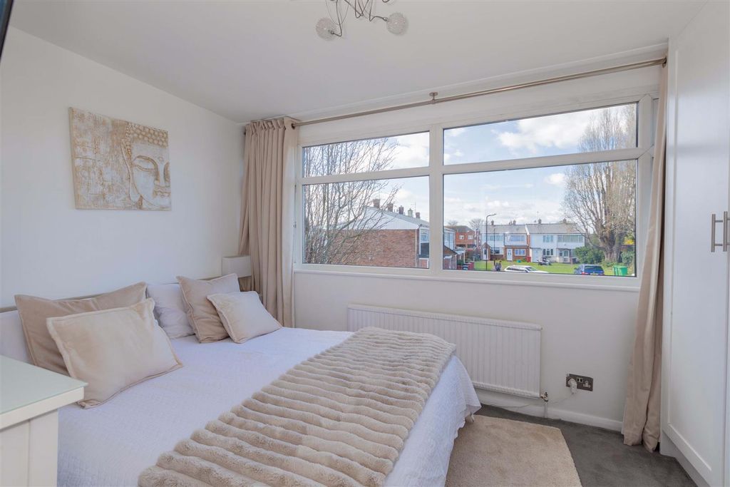 Property photo 2 of 14 12 Patricia Close-5.Jpg
