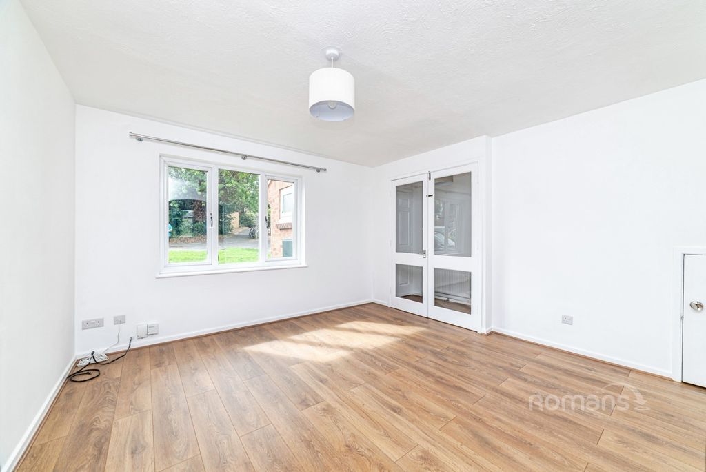 Property photo 3 of 17 Pbox-Img.Jpg