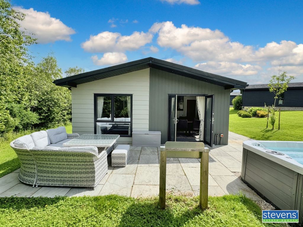 Property photo 1 of 29 Image00027