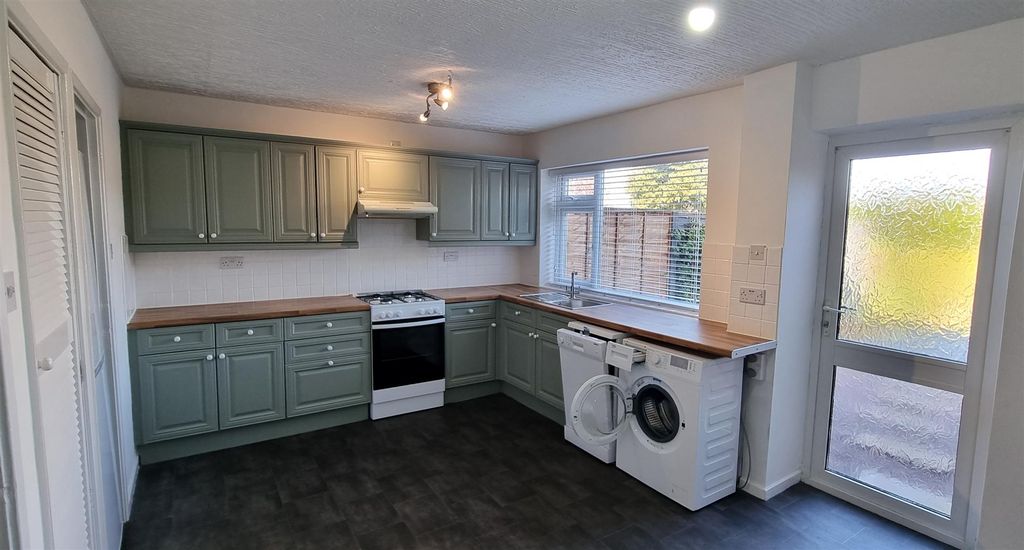 Property photo 2 of 17 Kitchen Diner